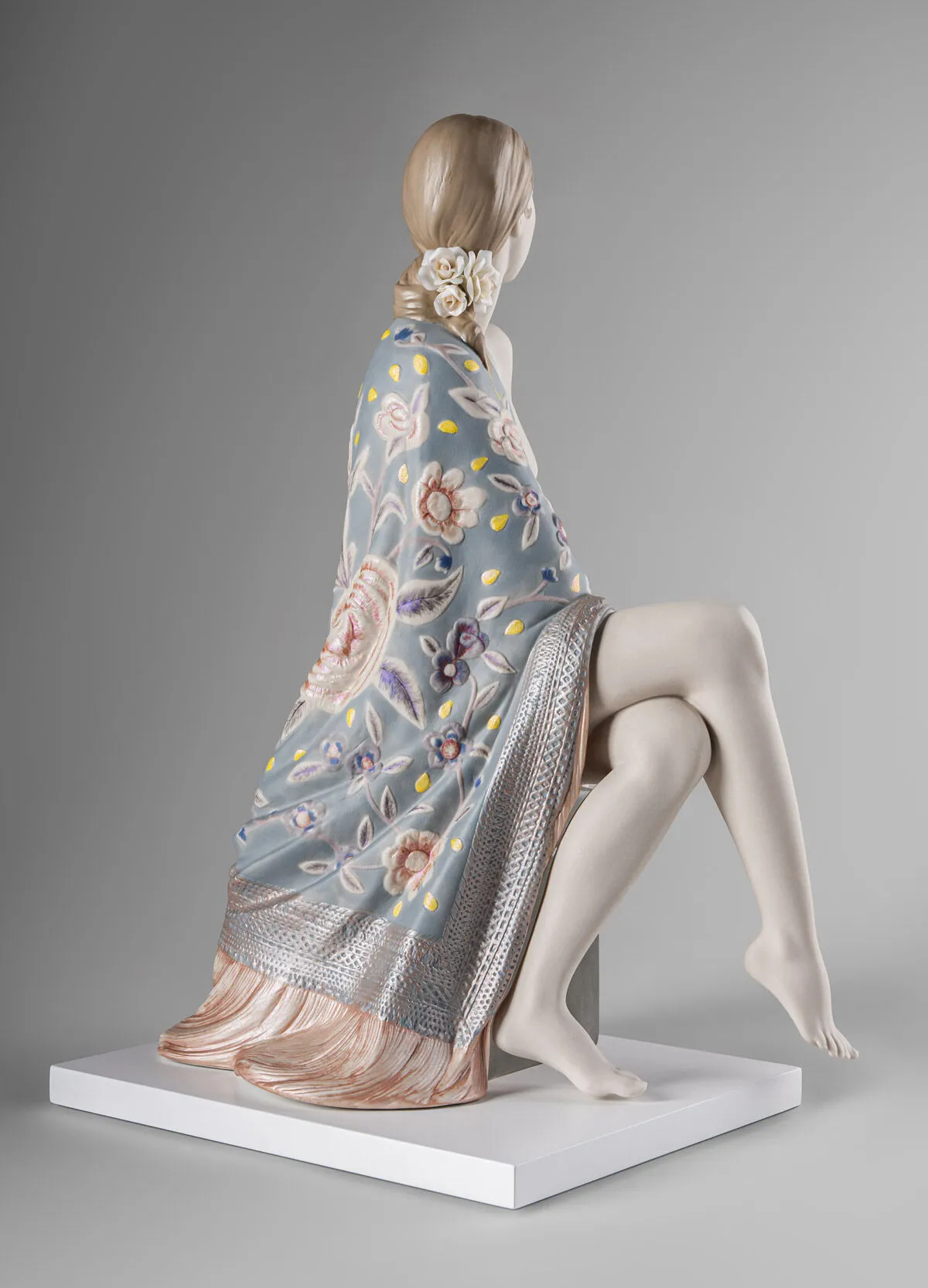 Статуэтка "Обнаженная девушка в шали" Lladro