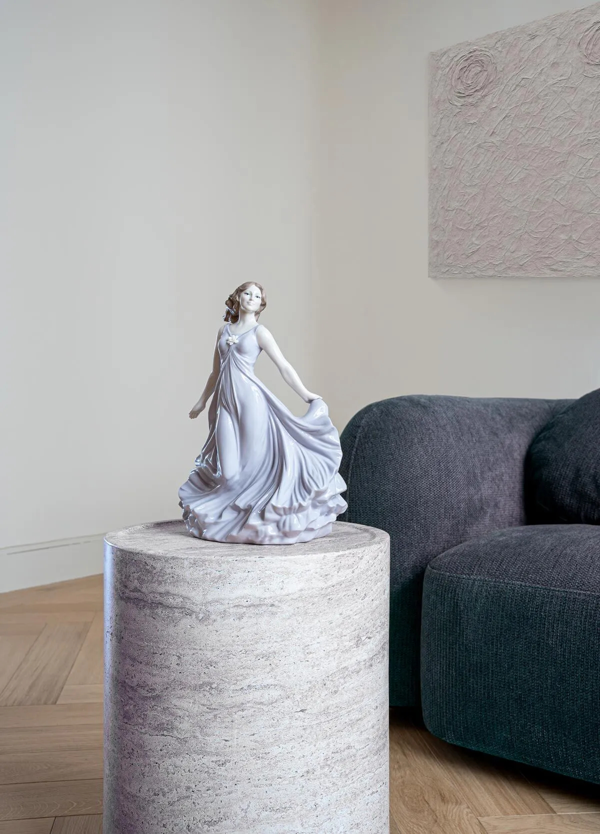 Статуэтка "Танцующая на ветру" Lladro