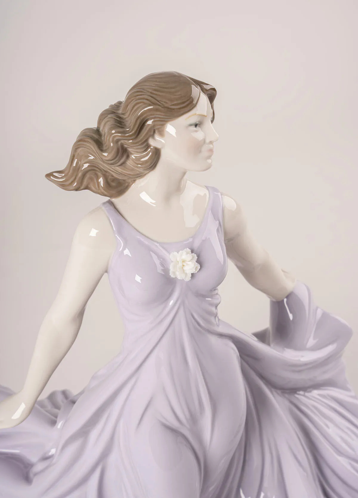 Статуэтка "Танцующая на ветру" Lladro