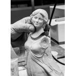 Статуэтка "Танцующая на ветру" Lladro